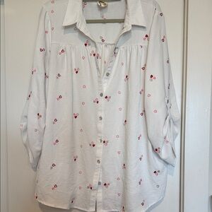 Fig and Flower White Shirt with Red Heart Design
